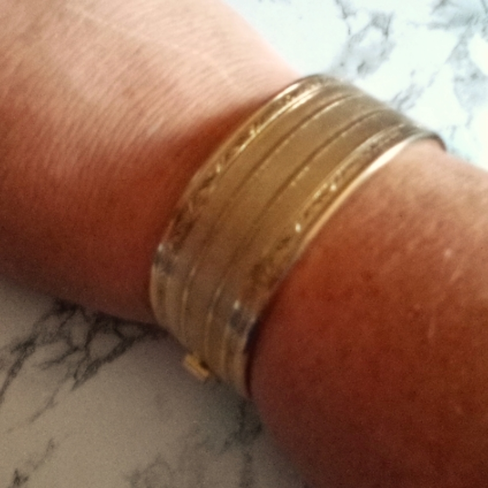 Vintage Art Nouveau Etched Gold-Tone Metal Hinged Bangle